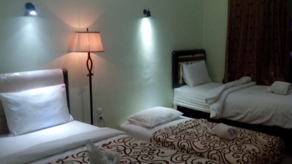Oyo 557 Prima Asri 153 Hotel *